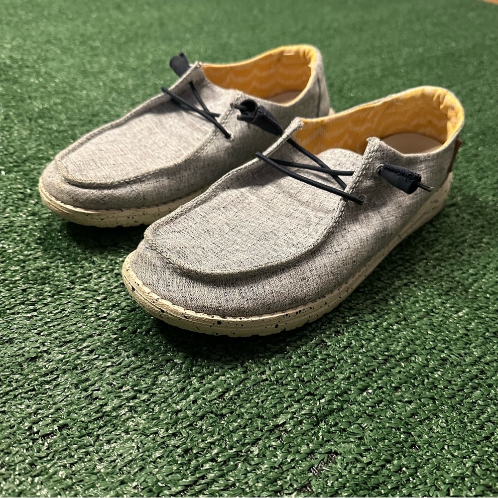 HEY DUDE WOMEN WENDY CHAMBRAY WHITE BLUE  CASUAL SHOES Slip On US Size 7